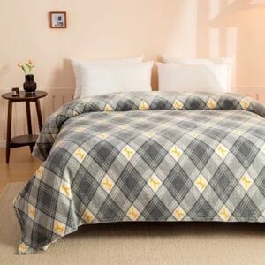 Yellowstone Dutton Plaid 106" x 94" Queen/King Cloud Blanket
